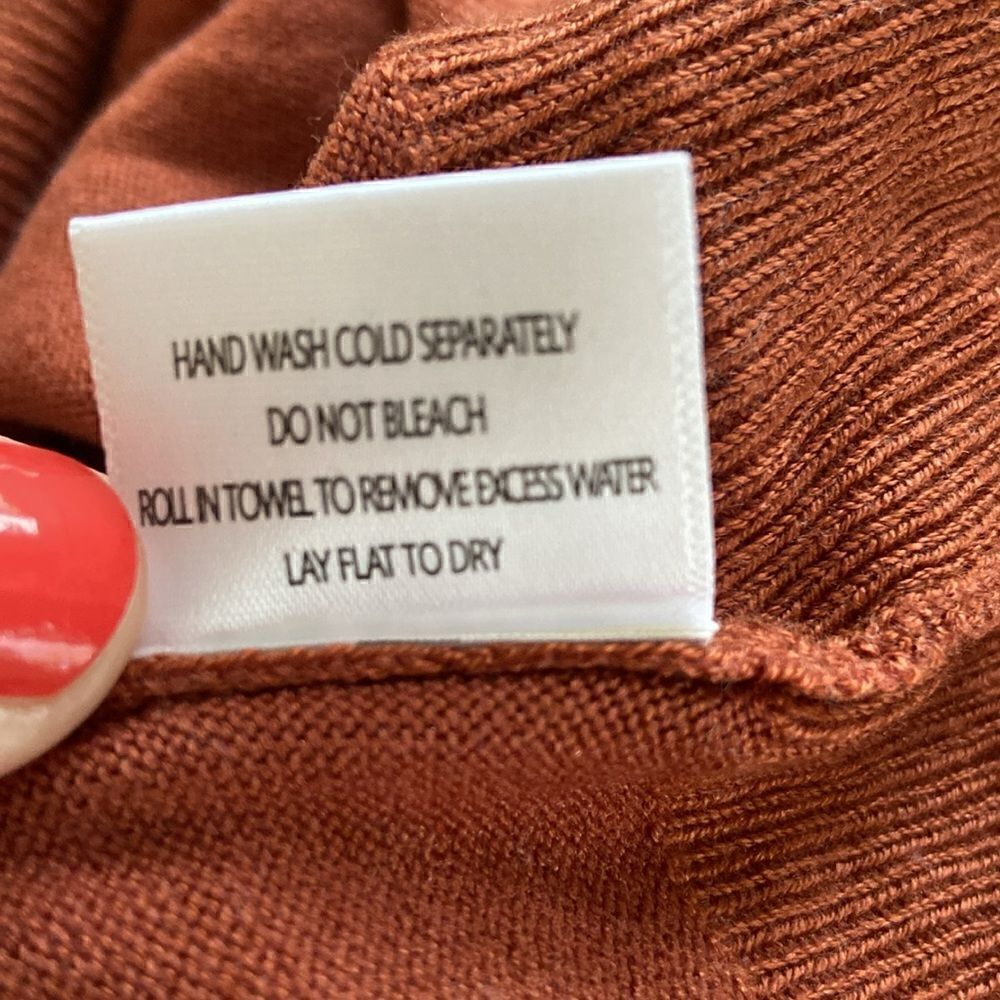 Modcloth Rust Orange 3/4 Sleeve Knit Button Shoulder Sweater Size Medium - Picture 10 of 10
